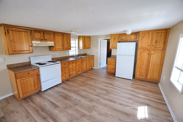 215 S Maple Avenue, Tahlequah, OK 74464