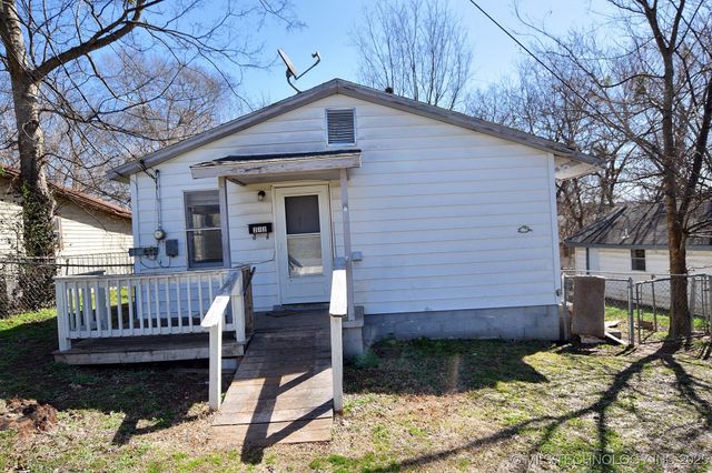 215 S Maple Avenue, Tahlequah, OK 74464