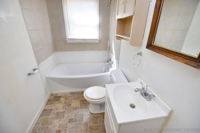 215 S Maple Avenue, Tahlequah, OK 74464