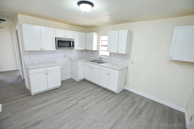 215 S Maple Avenue, Tahlequah, OK 74464