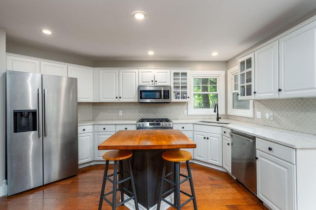 7135 Loma Linda Drive, Rockford, MI 49341