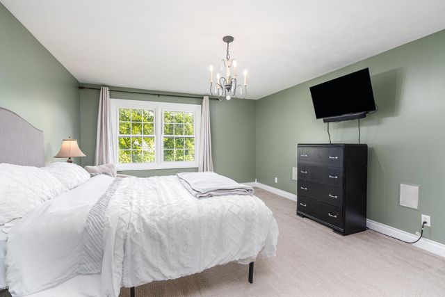 7135 Loma Linda Drive, Rockford, MI 49341