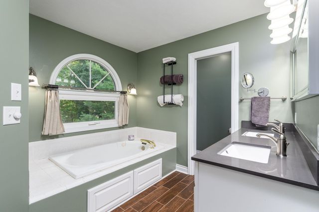 7135 Loma Linda Drive, Rockford, MI 49341