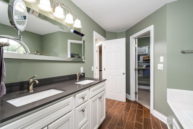 7135 Loma Linda Drive, Rockford, MI 49341