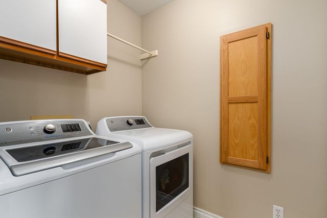 7135 Loma Linda Drive, Rockford, MI 49341