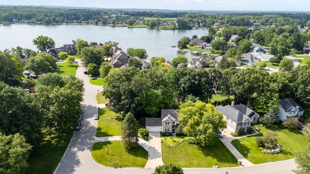 7135 Loma Linda Drive, Rockford, MI 49341