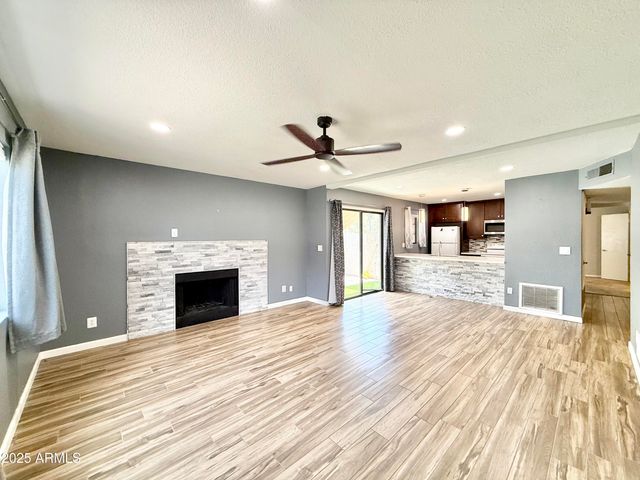 533 W GUADALUPE Road 1140, Mesa, AZ 85210