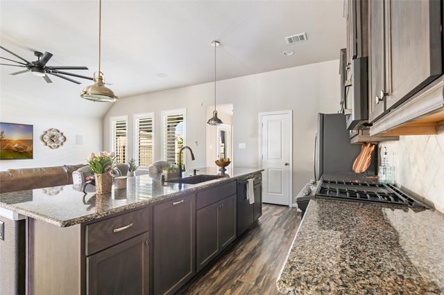 2819 Arbor Edge Crossing, La Marque, TX 77568