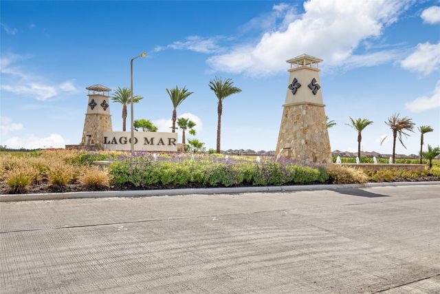 2819 Arbor Edge Crossing, La Marque, TX 77568