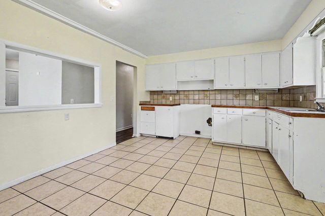 1635 Roberts Street, Muskegon City, MI 49442
