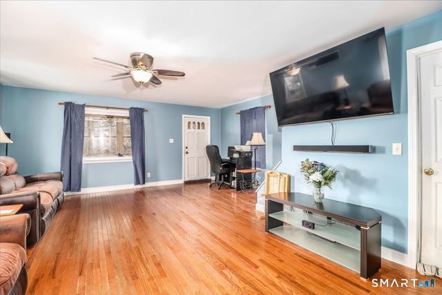 2 Reeds Lane, Stratford, CT 06614