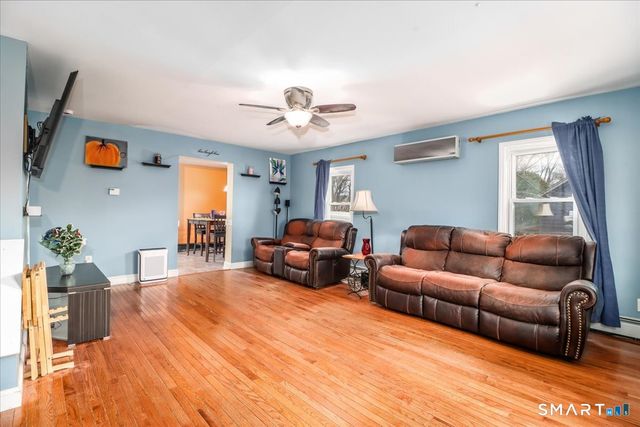 2 Reeds Lane, Stratford, CT 06614