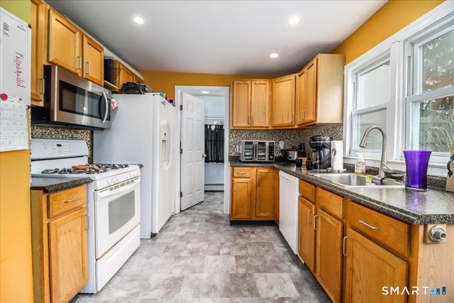 2 Reeds Lane, Stratford, CT 06614