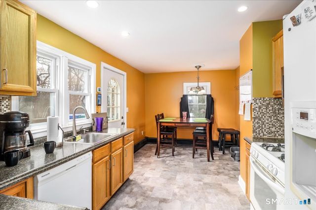 2 Reeds Lane, Stratford, CT 06614
