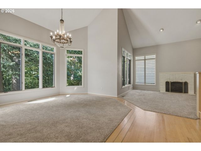 1912 SUNBURST Ter, West Linn, OR 97068