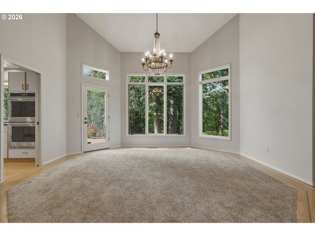 1912 SUNBURST Ter, West Linn, OR 97068
