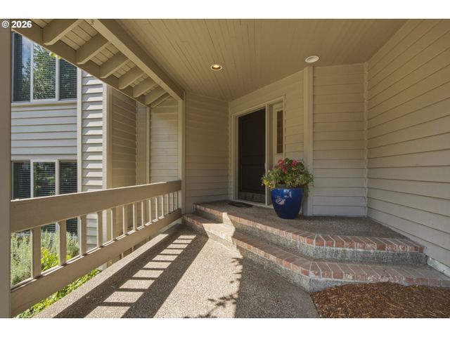 1912 SUNBURST Ter, West Linn, OR 97068