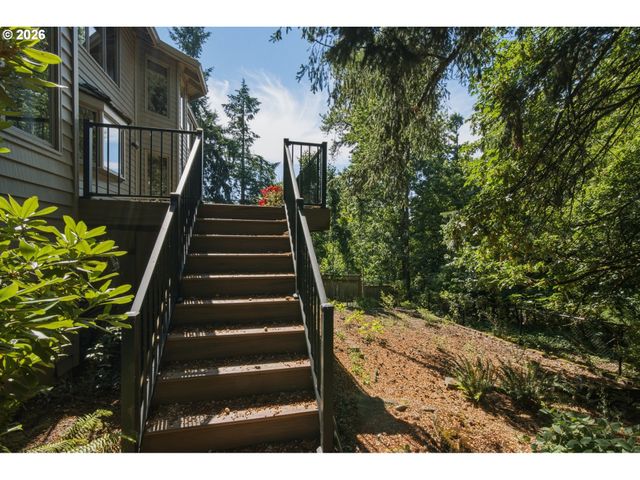 1912 SUNBURST Ter, West Linn, OR 97068