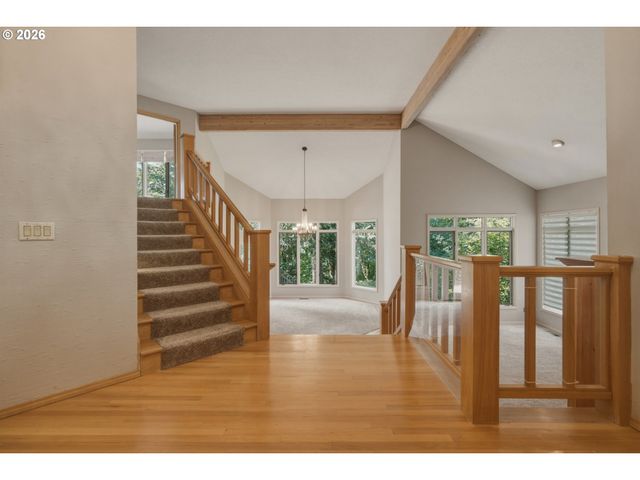 1912 SUNBURST Ter, West Linn, OR 97068