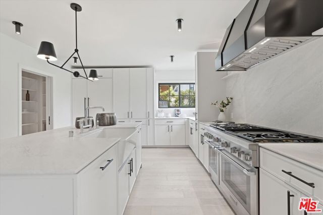 3647 Barry Avenue, Los Angeles, CA 90066