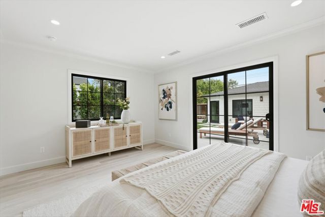 3647 Barry Avenue, Los Angeles, CA 90066