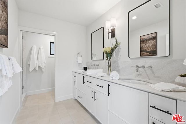 3647 Barry Avenue, Los Angeles, CA 90066