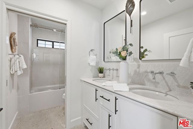 3647 Barry Avenue, Los Angeles, CA 90066