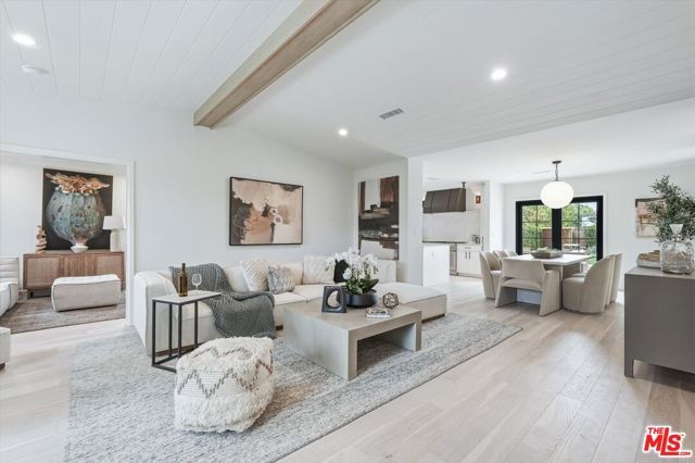 3647 Barry Avenue, Los Angeles, CA 90066