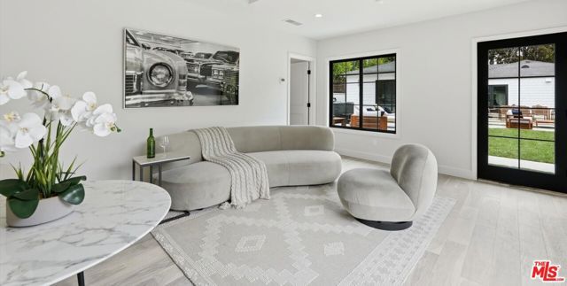 3647 Barry Avenue, Los Angeles, CA 90066