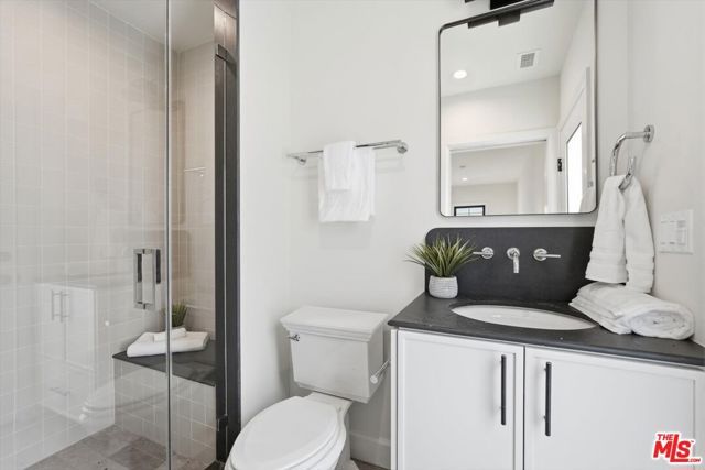 3647 Barry Avenue, Los Angeles, CA 90066