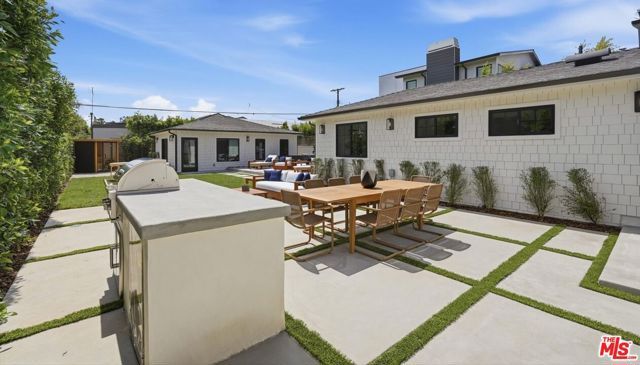 3647 Barry Avenue, Los Angeles, CA 90066