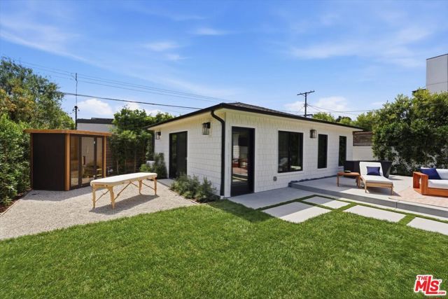 3647 Barry Avenue, Los Angeles, CA 90066