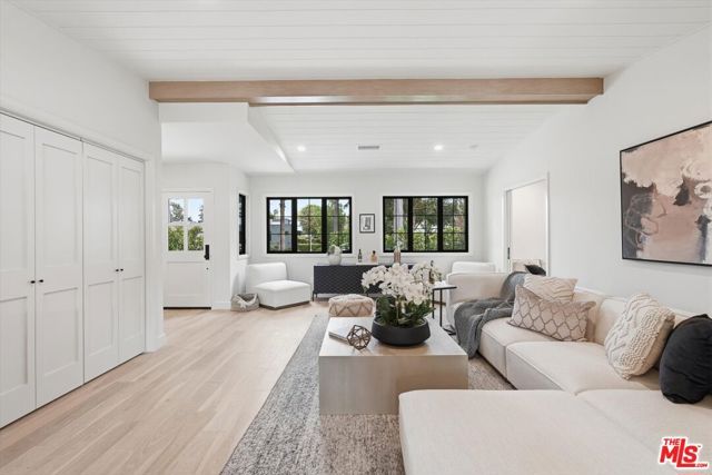 3647 Barry Avenue, Los Angeles, CA 90066