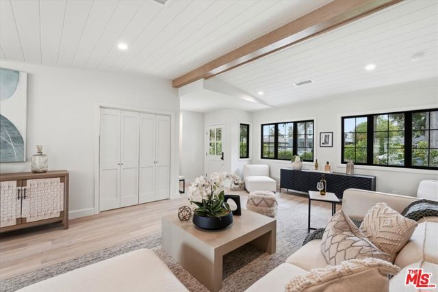 3647 Barry Avenue, Los Angeles, CA 90066