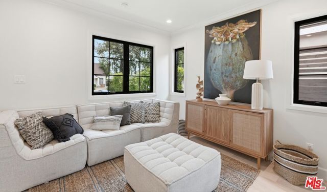 3647 Barry Avenue, Los Angeles, CA 90066