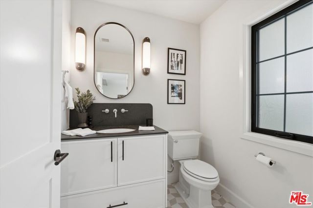 3647 Barry Avenue, Los Angeles, CA 90066