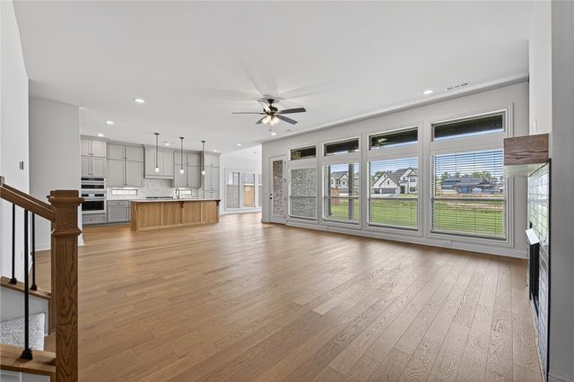 8900 W Comet Drive, Bentonville, AR 72713