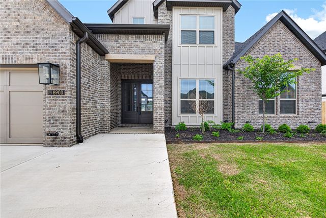 8900 W Comet Drive, Bentonville, AR 72713