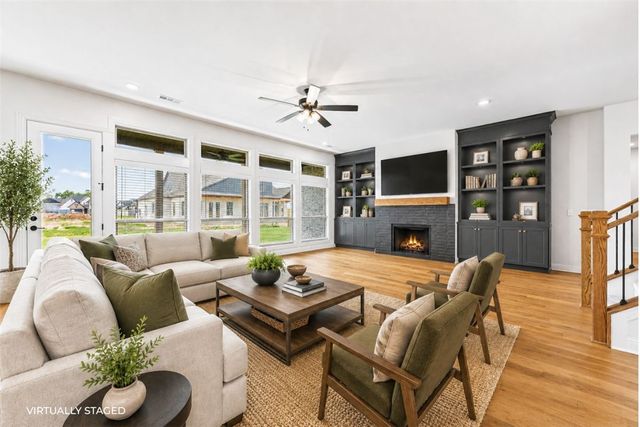 8900 W Comet Drive, Bentonville, AR 72713