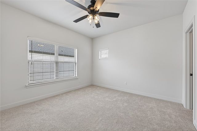 8900 W Comet Drive, Bentonville, AR 72713
