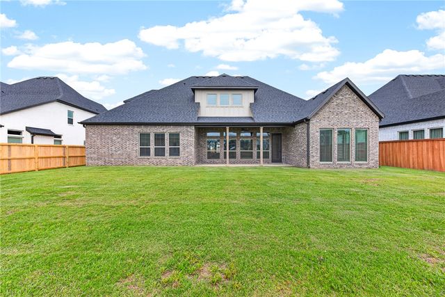 8900 W Comet Drive, Bentonville, AR 72713