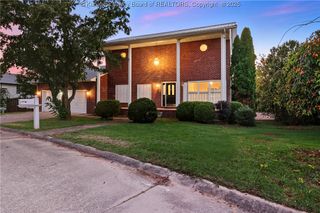 201 Weatheridge Drive, Hurricane, WV 25526