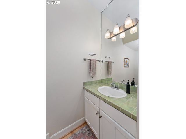2306 Nw MILLER Rd, Portland, OR 97229