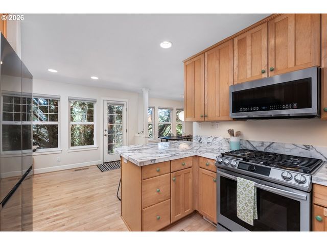 2306 Nw MILLER Rd, Portland, OR 97229