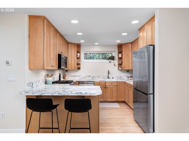 2306 Nw MILLER Rd, Portland, OR 97229