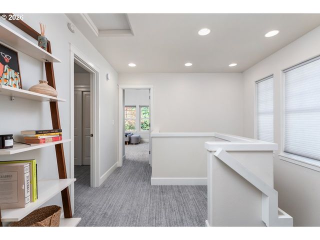 2306 Nw MILLER Rd, Portland, OR 97229