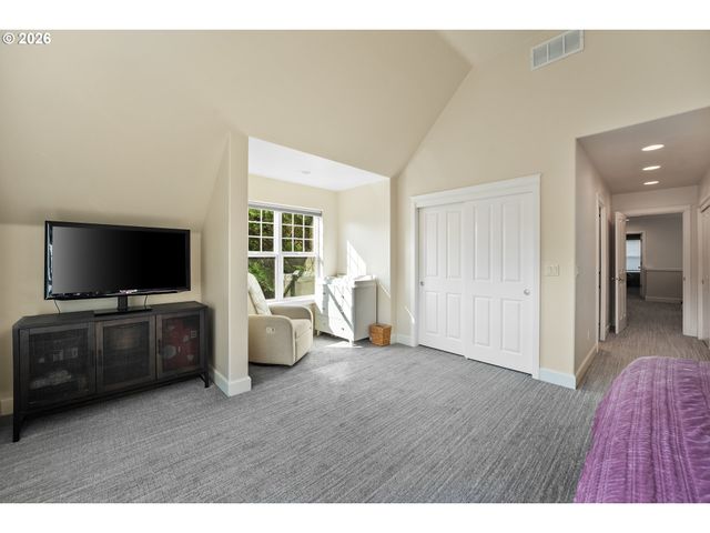 2306 Nw MILLER Rd, Portland, OR 97229