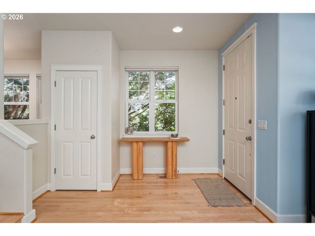 2306 Nw MILLER Rd, Portland, OR 97229