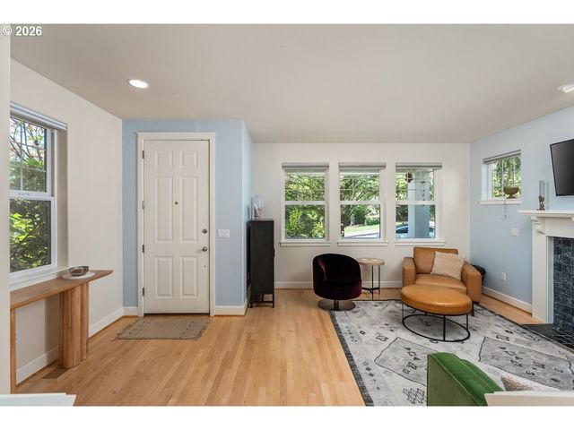 2306 Nw MILLER Rd, Portland, OR 97229