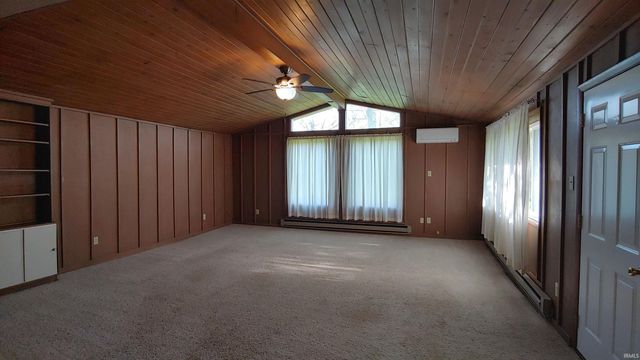 217 W WASHINGTON CENTER Road, Fort Wayne, IN 46825